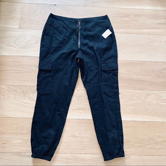 CR Cropped Cargo Pants - Picture 1 of 6